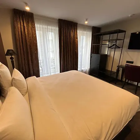 Arok Hotell 3*